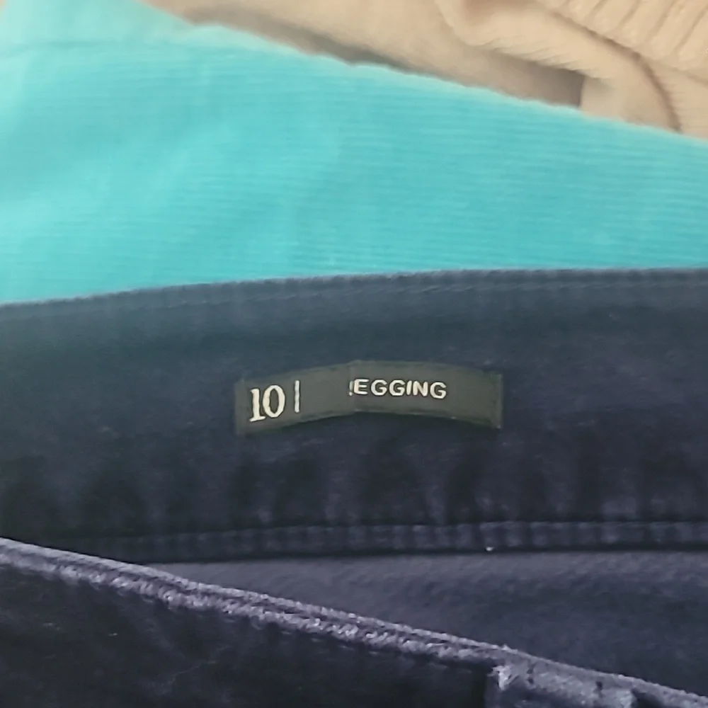 Talbots Flawless Five-Pocket Straight Leg Corduroy Jeans Size 10 Navy Blue